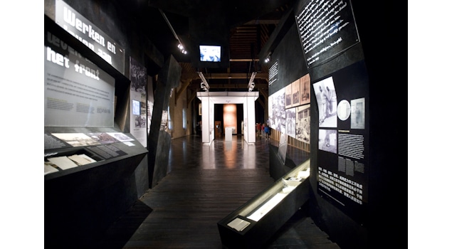 Embark on a journey through our thoughtfully designed museum exhibition, delving into the experiences of Chinese labourers during WW1. Design by Studio Königshausen for Flanders Fields Museum Ypres.